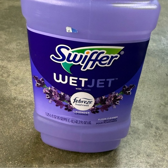Swiffer WetJet Refill Cleaner 42.2oz Lavender Vanilla & Comfort Febreze New - Picture 2 of 7